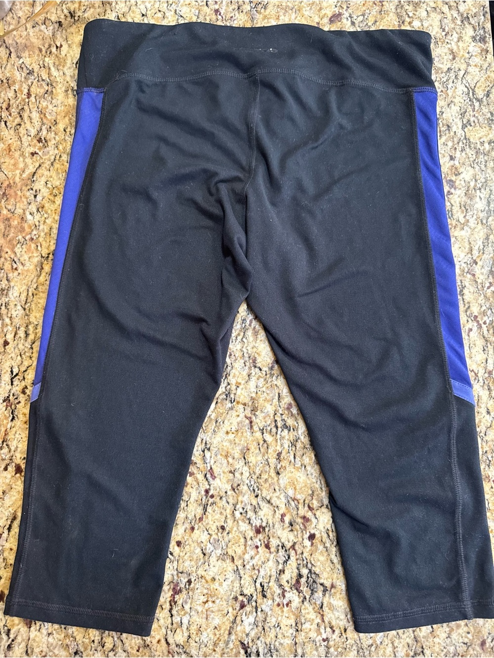 ❤️3/$25 Champion Duo Dry Black Capri Leggings Purple Side Panels Yoga Pants (B10 - Picture 2 of 3